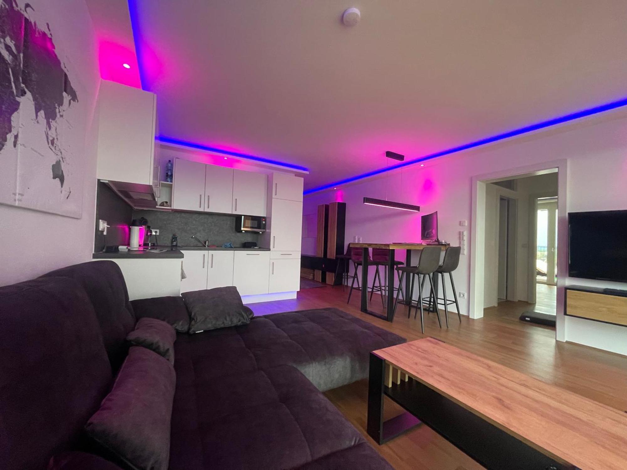 100 Qm Penthouse, Self-Check-In, 2 Parkplaetze Apartment กราซ ภายนอก รูปภาพ