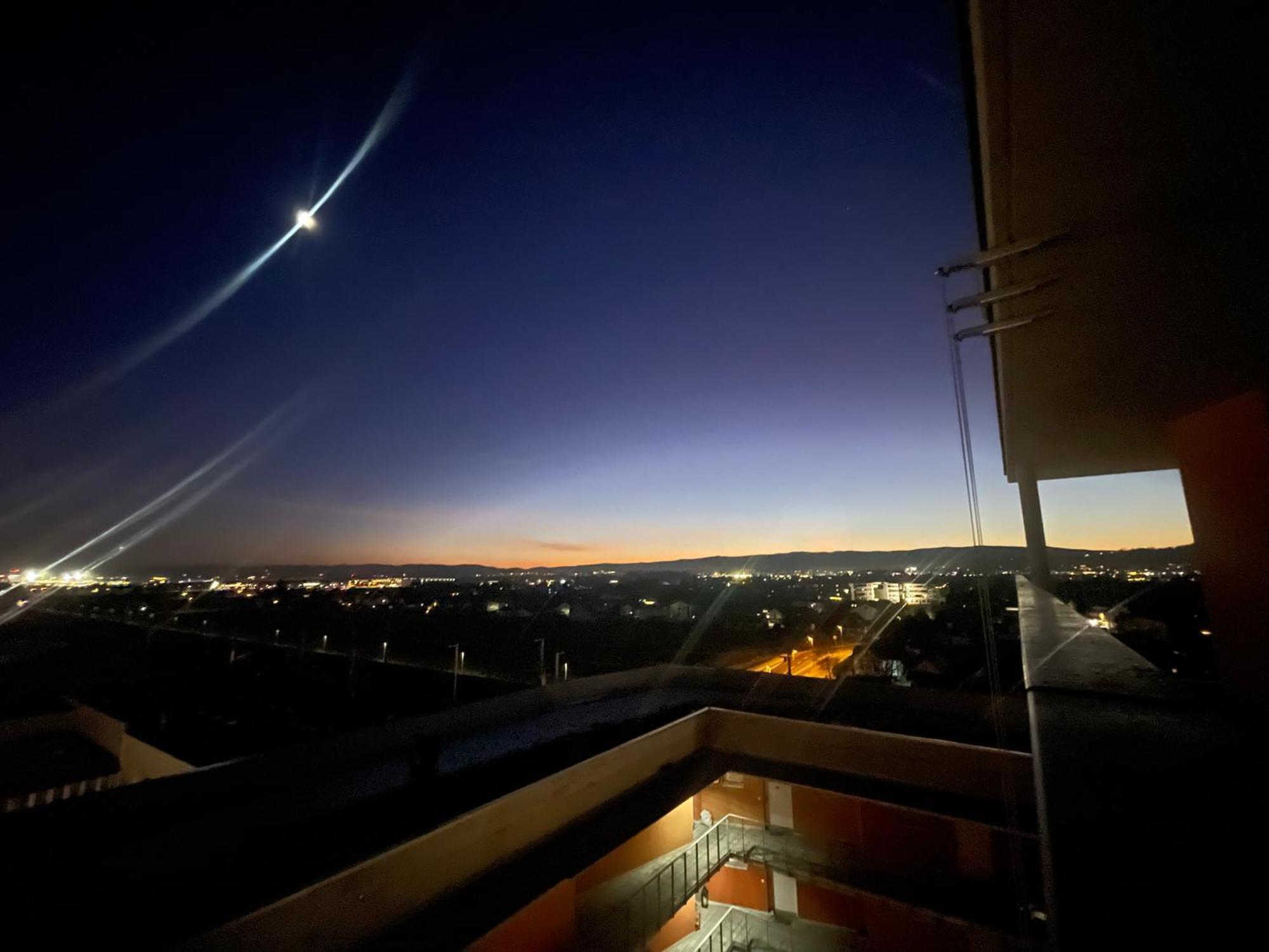 100 Qm Penthouse, Self-Check-In, 2 Parkplaetze Apartment กราซ ภายนอก รูปภาพ