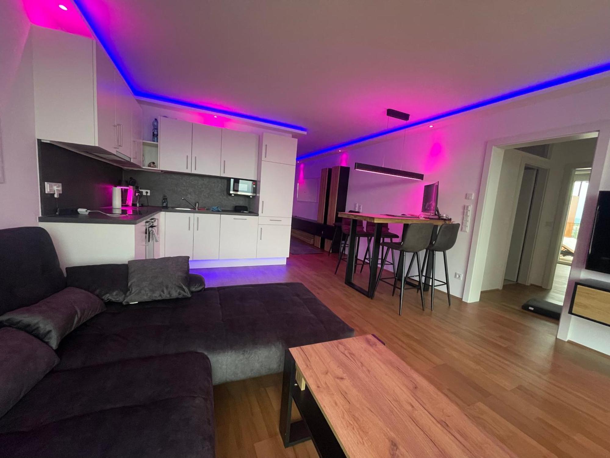 100 Qm Penthouse, Self-Check-In, 2 Parkplaetze Apartment กราซ ภายนอก รูปภาพ