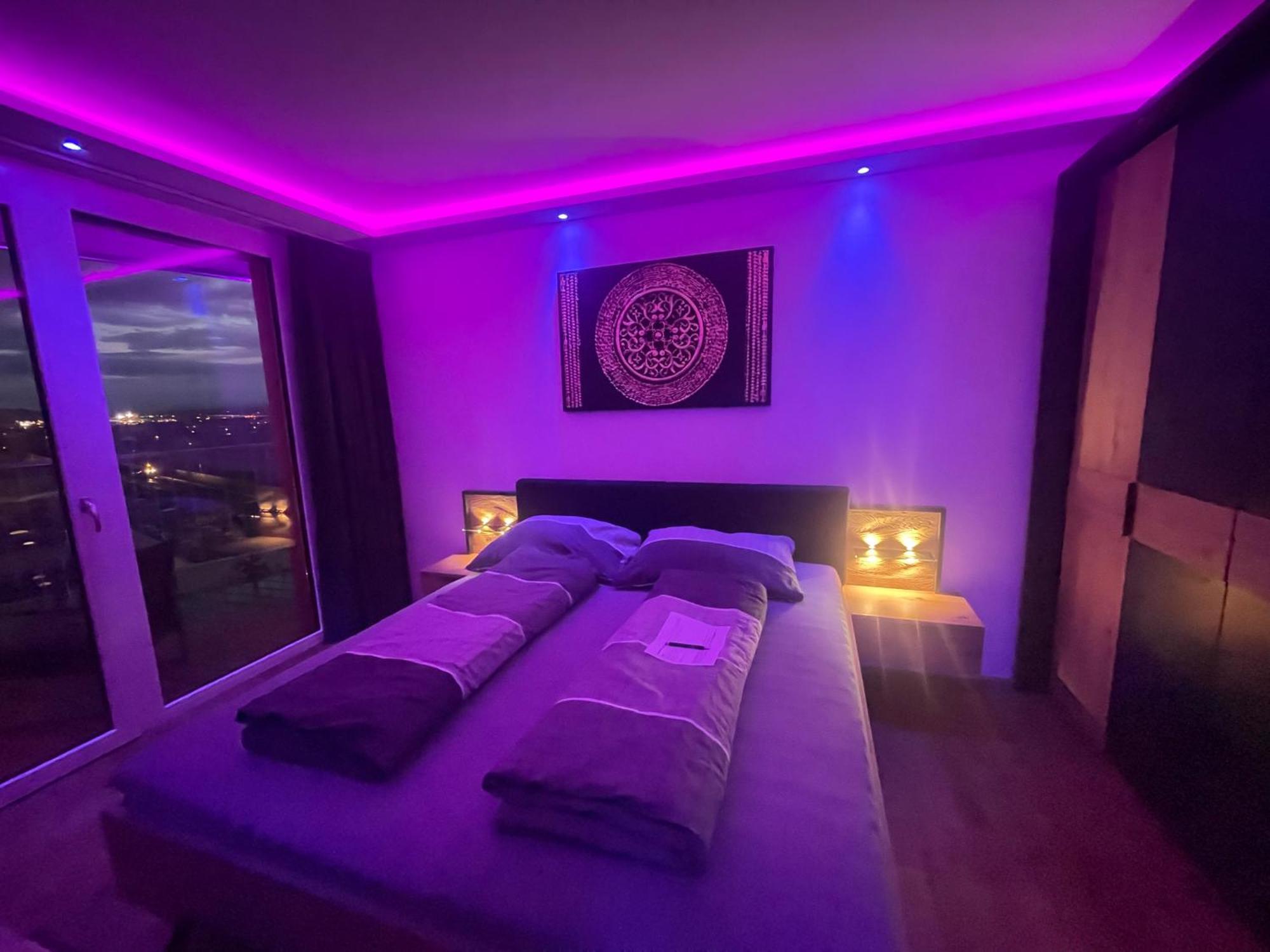 100 Qm Penthouse, Self-Check-In, 2 Parkplaetze Apartment กราซ ภายนอก รูปภาพ